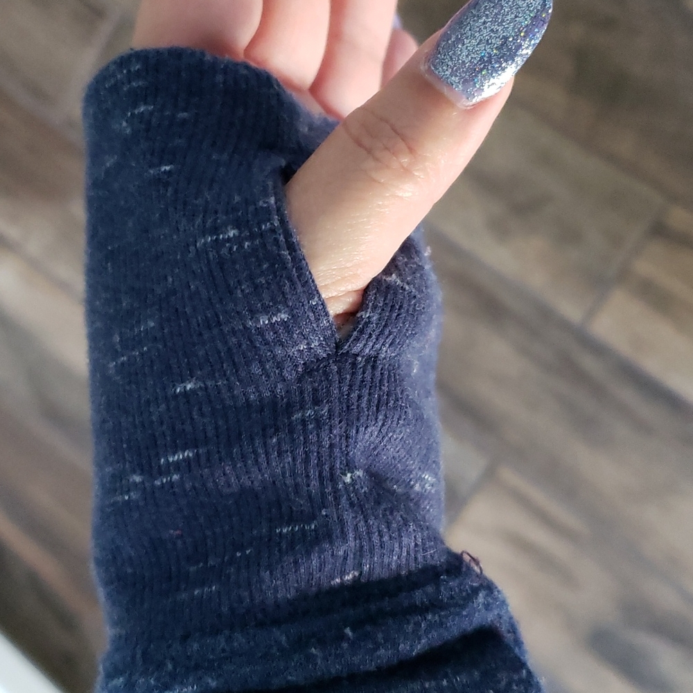 🛍 Sweatshirt - Picture 2 of 6